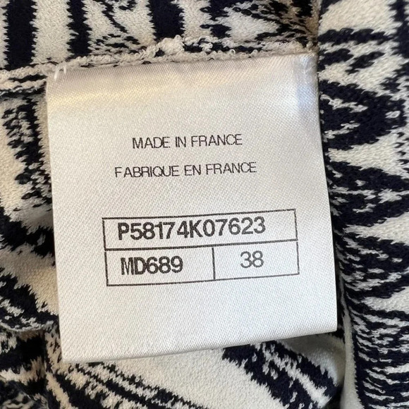 Authentic Chanel RTW 2019 Collection Navy White Midi Dress $5995 - Picture 14 of 17